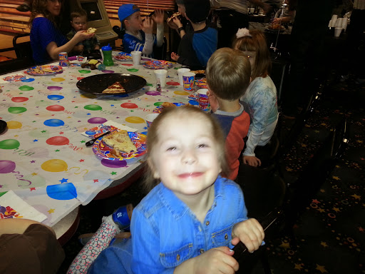 Bowling Alley «10 Pins of Trenton», reviews and photos, 2591 Fort St, Trenton, MI 48183, USA