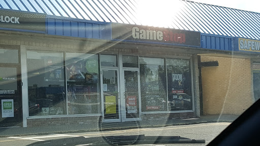 GameStop, 769 Roosevelt Ave, Carteret, NJ 07008, USA, 