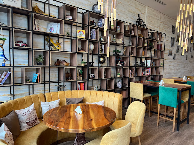 the Monkey's Lounge - مطعم