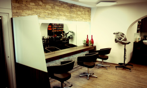 Friseursalon - Helga Schamberger In Braunau am Inn