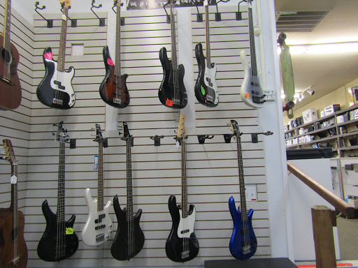 Loan Agency «Creighton Loans and Music», reviews and photos, 16404 WA-99, Lynnwood, WA 98037, USA