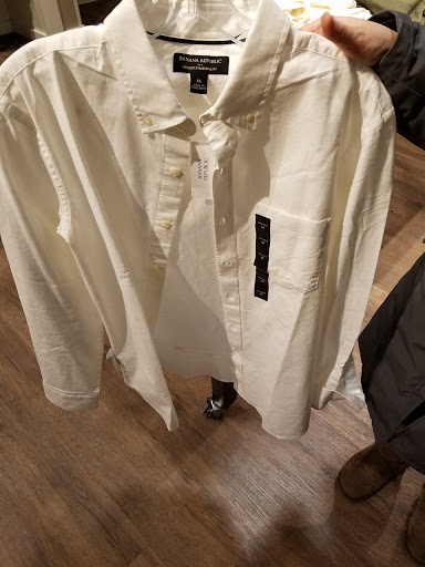 Clothing Store «Banana Republic Factory Store», reviews and photos, 422 86th St, Brooklyn, NY 11209, USA