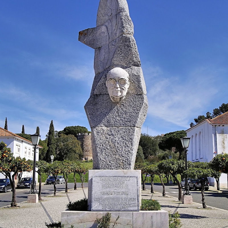 Monumento ao Dr. João Augusto do Couto Jardim
