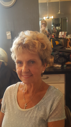 Beauty Salon «Headliner Beauty Salon», reviews and photos, 700 E Market St, Scranton, PA 18509, USA