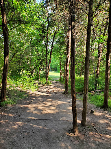 Disc Golf Course «Lester Lorch Park - Beaver Disc Golf Course», reviews and photos, 1823 Texas Plume Rd, Cedar Hill, TX 75104, USA