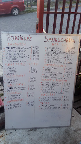 Opiniones de Rodriguez sangucheria FoodTruck en Puerto Montt - Tienda de ultramarinos