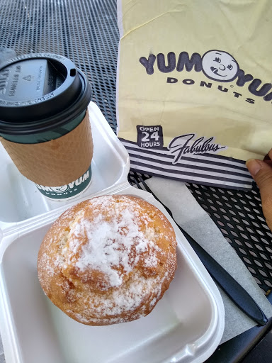 Yum Yum Donuts, 5921 Atlantic Blvd, Maywood, CA 90270, USA, 