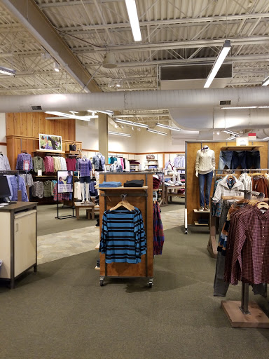 Clothing Store «L.L. Bean», reviews and photos, 6 Wayside Rd, Burlington, MA 01803, USA