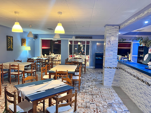 Laguna Bar Restaurante - Av. Juan Sebastián Elcano, 04621, Almería, España