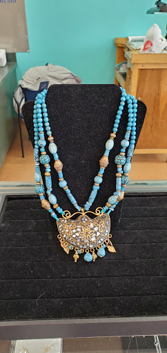 Jewelry Repair Service «Quikset Jewelry & Watch Repair», reviews and photos, 4848 Lemmon Ave #108, Dallas, TX 75219, USA