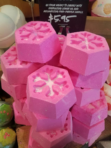 Cosmetics Store «LUSH Fresh Handmade Cosmetics», reviews and photos, 3966 Westheimer Rd, Houston, TX 77027, USA