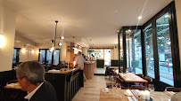 Atmosphère du Restaurant Les Raisins Sociaux à Neuilly-sur-Seine - n°4