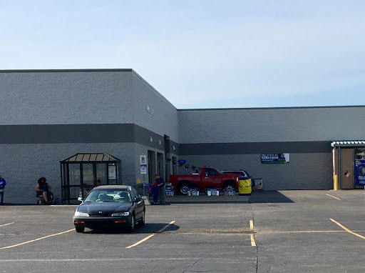 Tire Shop «Walmart Tires & Auto Parts», reviews and photos, 2629 N Park Dr, Holland, MI 49424, USA