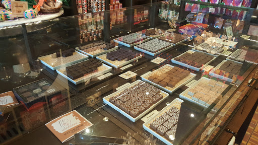 Restaurant «Max Brenner», reviews and photos, 745 Boylston St, Boston, MA 02116, USA