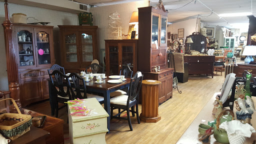 Antique Furniture Store «Useful Things Antiques & Collectibles Store», reviews and photos, 11 Crenshaw Ln, Coxs Creek, KY 40013, USA