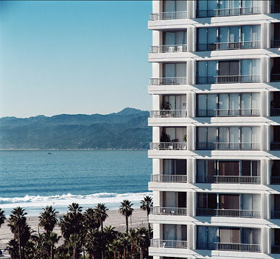 The Shores Santa Monica Apartments at the Beach