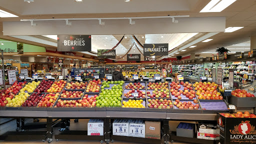 Grocery Store «Stop & Shop», reviews and photos, 141 Main St, Foxborough, MA 02035, USA