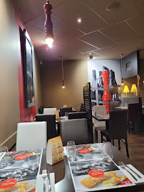 Atmosphère du Restaurant de grillades Poivre Rouge à Saint-Germain-du-Puy - n°8
