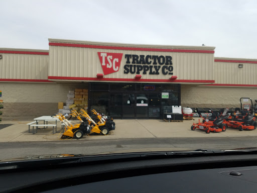 Home Improvement Store «Tractor Supply Co.», reviews and photos, 715 TN-46, Dickson, TN 37055, USA