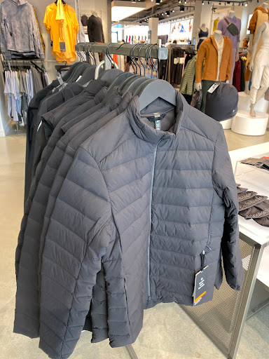 Sportswear Store «lululemon», reviews and photos, 750 Spectrum Center Dr, Irvine, CA 92618, USA