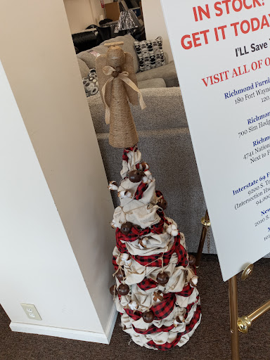 Furniture Store «Muncie Furniture Outlet», reviews and photos, 1010 E 29th St, Muncie, IN 47302, USA