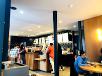 Atmosphère du Restaurant servant le petit-déjeuner Starbucks à Paris - n°20