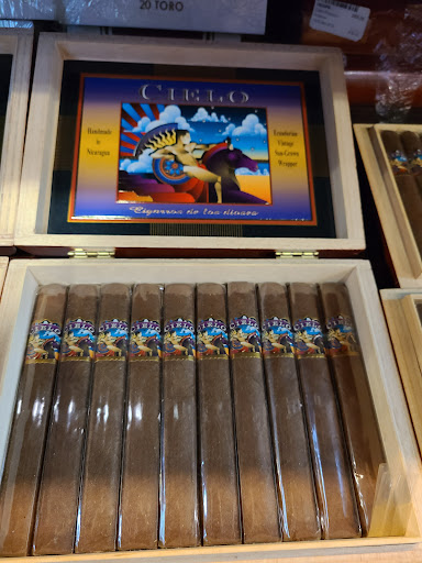 Cigar Shop «Corona Cigar Company & Montecristo Lounge», reviews and photos, 1130 Townpark Ave, Lake Mary, FL 32746, USA