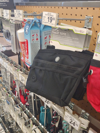 Pet Supply Store «Petco Animal Supplies», reviews and photos, 4908 Kingston Pike, Knoxville, TN 37919, USA