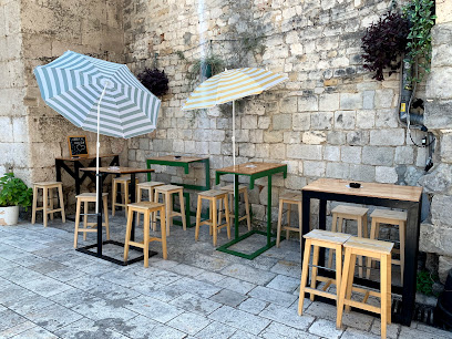 Misto Street Food & Bar - Bosanska ul. 11, 21000, Split, Croatia