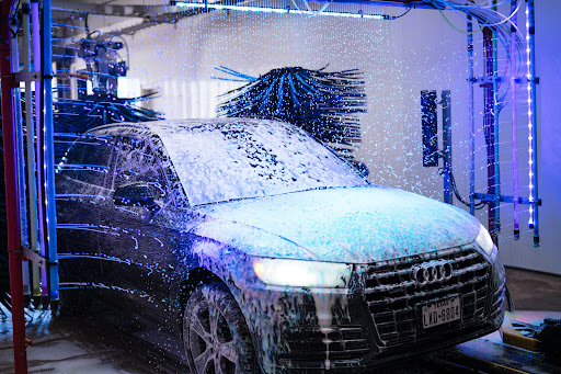 Surf Thru Express Car Wash en Bee Cave