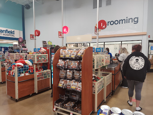 Pet Supply Store «PetSmart», reviews and photos, 2130 Gunbarrel Rd, Chattanooga, TN 37421, USA