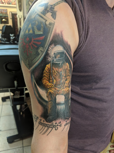 Tattoo Shop «Twisted Tattoo & Body Piercing», reviews and photos, 4168 N Elston Ave, Chicago, IL 60618, USA