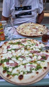 Plats et boissons du Pizzas à emporter PIZZA PER TUTTI à Tulette - n°5