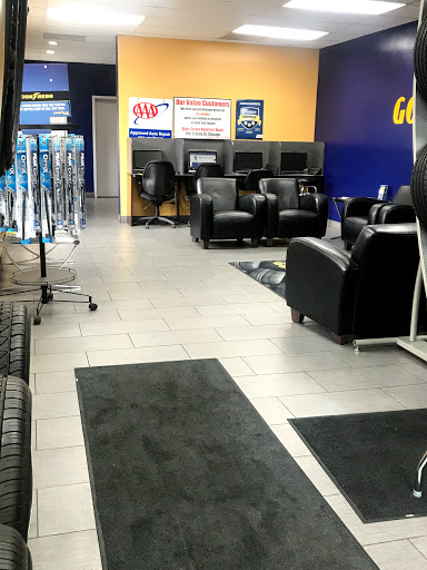 Tire Shop «Goodyear Tire Plus», reviews and photos, 1806 S Wabash Ave, Chicago, IL 60616, USA