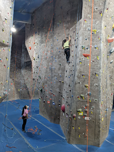 Rock Climbing Gym «Vertical Dreams - Nashua», reviews and photos, 25 E Otterson St, Nashua, NH 03060, USA
