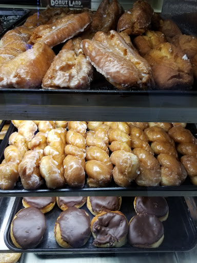 Donut Shop «Donut Land», reviews and photos, 19350 SW Boones Ferry Rd, Tualatin, OR 97062, USA
