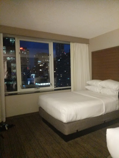 Hotel «Embassy Suites Chicago Downtown Magnificent Mile», reviews and photos, 511 N Columbus Dr, Chicago, IL 60611, USA