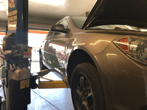 Auto Repair Shop «Bridwell Automotive Center», reviews and photos, 7171 E Lincoln Dr, Scottsdale, AZ 85253, USA