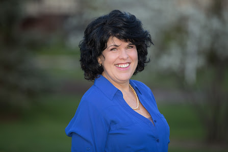 Laurie Polinski 6930 Webster St, Downers Grove, IL 60516