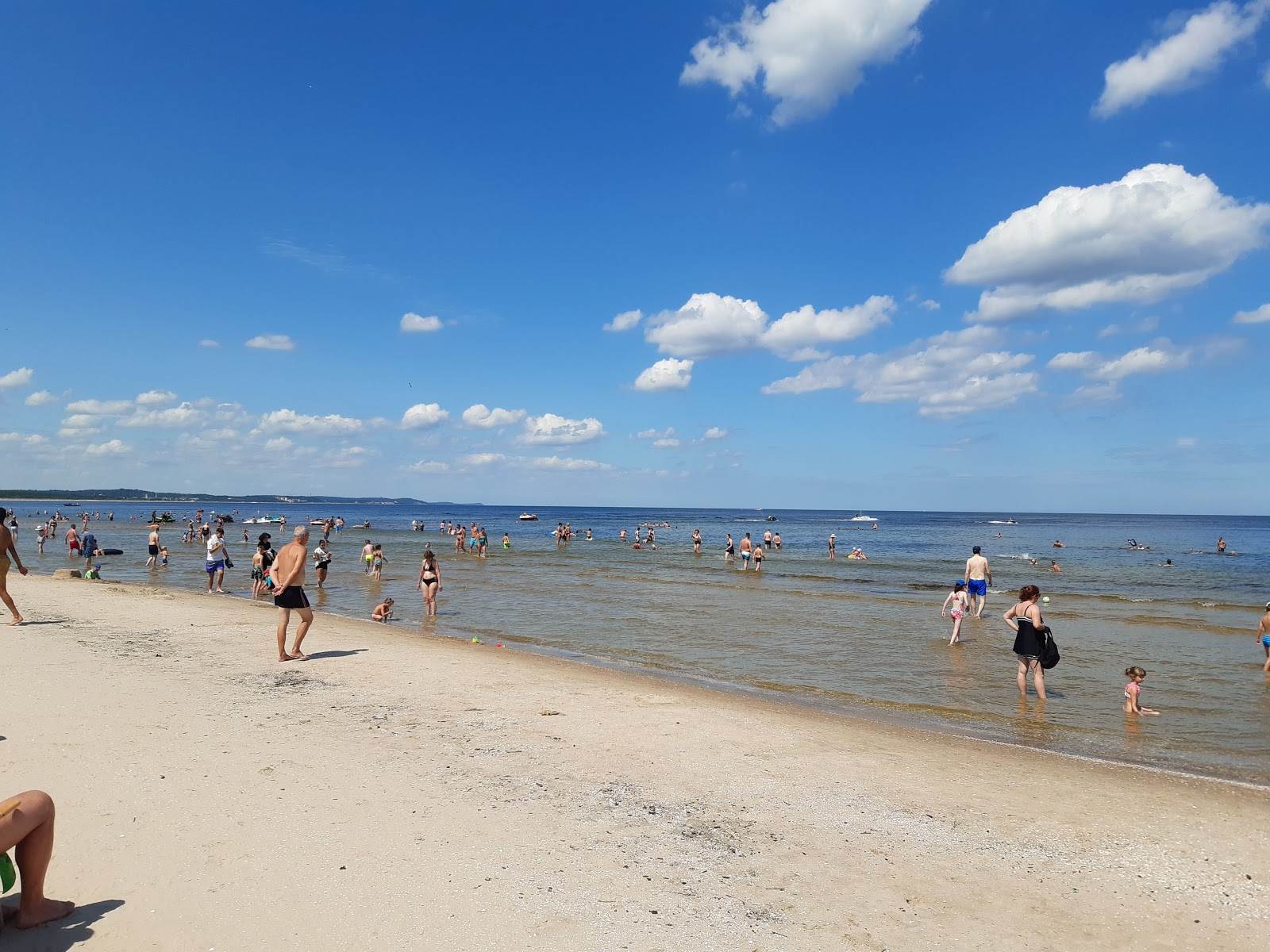 Foto de Swinoujscie Beach con recta y larga