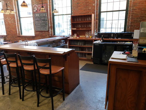 Wine Bar «Wine Guyz», reviews and photos, 122 King St, La Crosse, WI 54601, USA