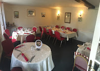 Atmosphère du Restaurant français L'Auberge du Bac à La Croix-Saint-Ouen - n°9