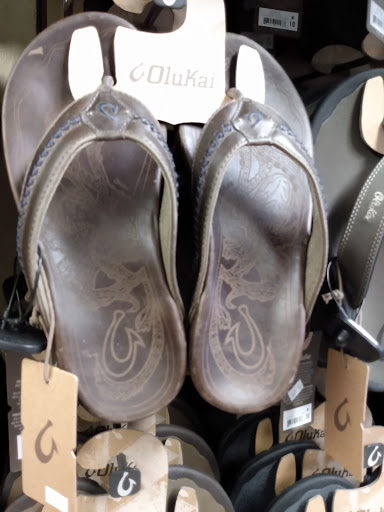 Clothing Store «Walk In the Woods», reviews and photos, 116 W 5th Ave, Mt Dora, FL 32757, USA