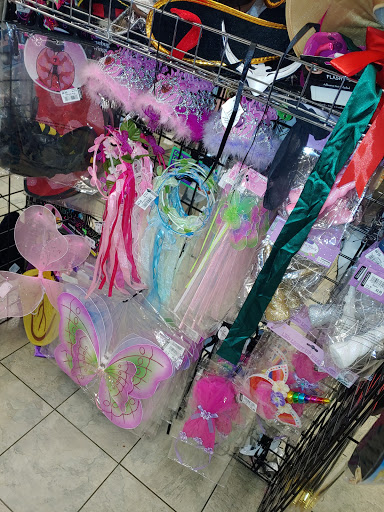 Thrift Store «Goodwill Donation Xpress», reviews and photos, 7800 South US Highway 17/92 #164, Casselberry, FL 32730, USA