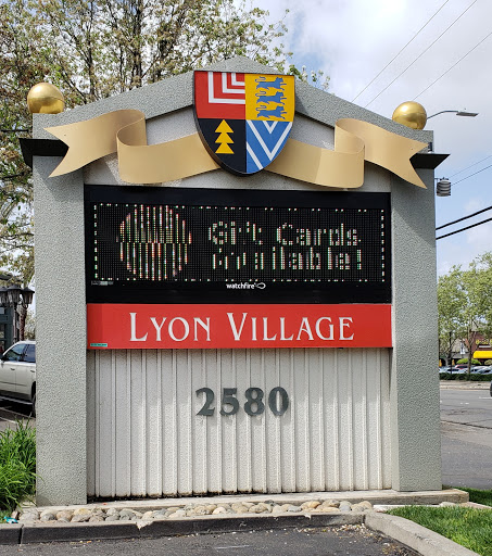 Shopping Mall «Lyon Village Shopping Center», reviews and photos, 2580 Fair Oaks Blvd, Sacramento, CA 95825, USA