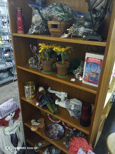 Thrift Store «Nifty Thrifty Shop LLC», reviews and photos, 4200 39th Ave, Kenosha, WI 53144, USA