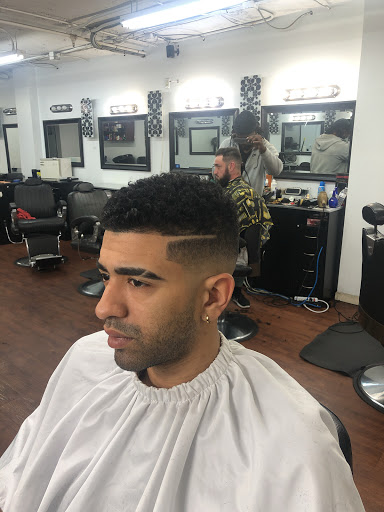 Barber Shop «HeadMasters Barber Shop», reviews and photos, 3255 Peachtree Rd #1, Atlanta, GA 30305, USA