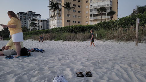 Bar «Beach Box Cafe», reviews and photos, 9020 Gulf Shore Dr, Naples, FL 34108, USA