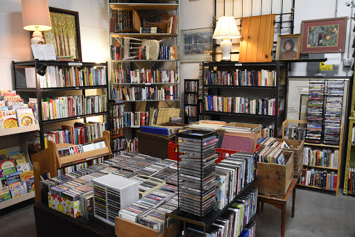 Non-Profit Organization «Drop Inn Resale Store Iowa City», reviews and photos, 1650 Sycamore St, Iowa City, IA 52240, USA