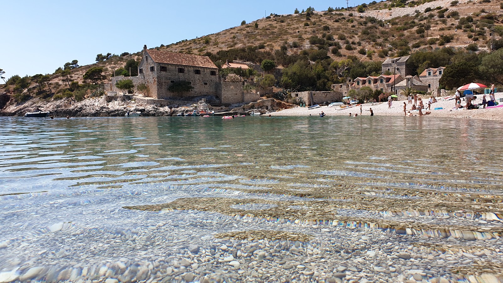 Φωτογραφία του Dubovica beach παροχές περιοχής